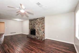 5009 Hawthorne Ct in Smyrna, GA - Building Photo - Building Photo