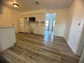809 Florida Pkwy in Kissimmee, FL - Building Photo - Building Photo