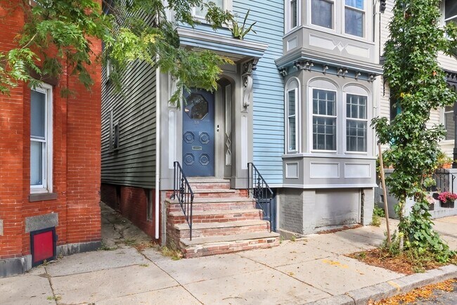 50 Monmouth St, Unit #1