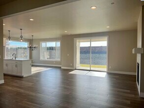 4369 Lolo Wy in Richland, WA - Building Photo - Building Photo