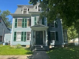 8 Lake St in Cooperstown, NY - Building Photo