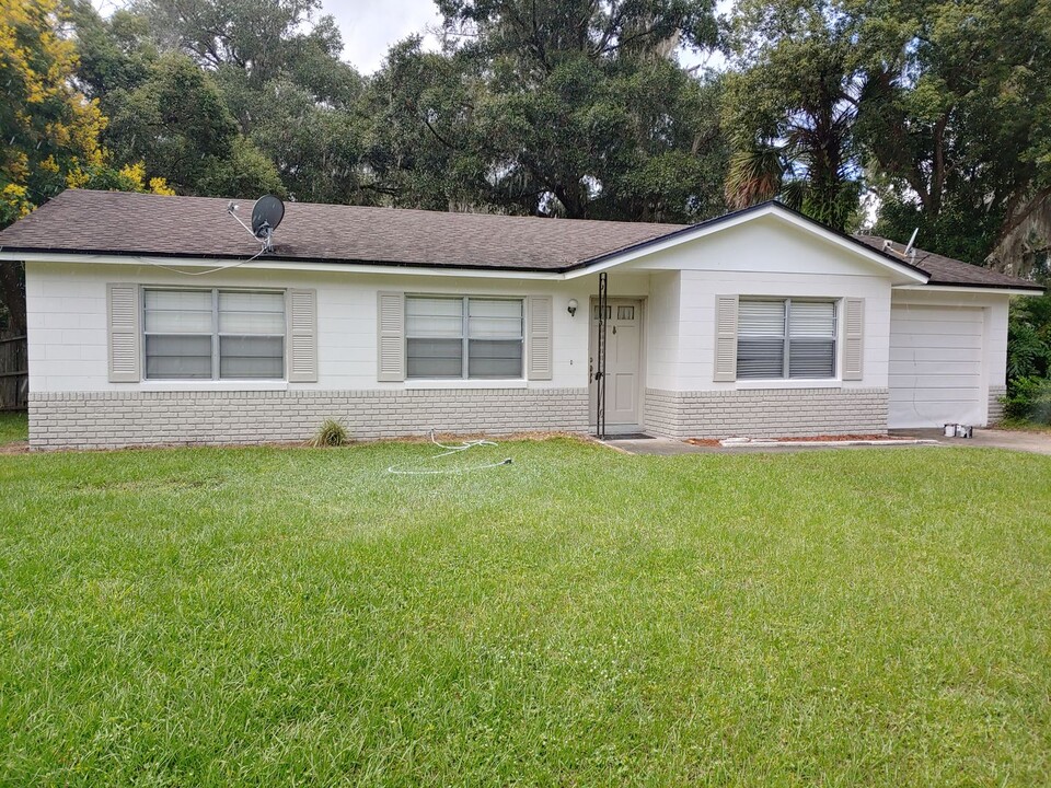 502 Ewing Ln in DeLand, FL - Building Photo