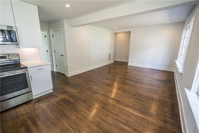 99 Peachtree Memorial Dr NW in Atlanta, GA - Building Photo - Building Photo