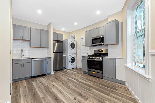 46 Brackett St, Unit 2 in Boston, MA - Building Photo - Building Photo