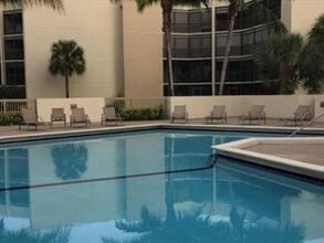 5800 Camino Del Sol in Boca Raton, FL - Foto de edificio - Building Photo