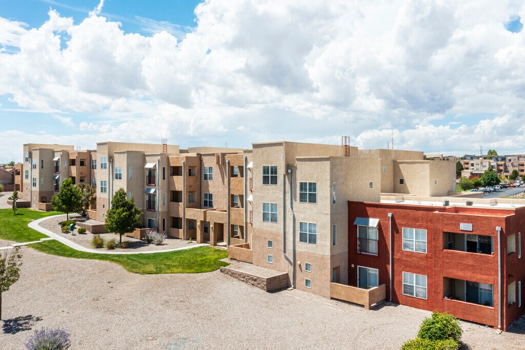 Enchanted Hills Apartments in Rio Rancho, NM