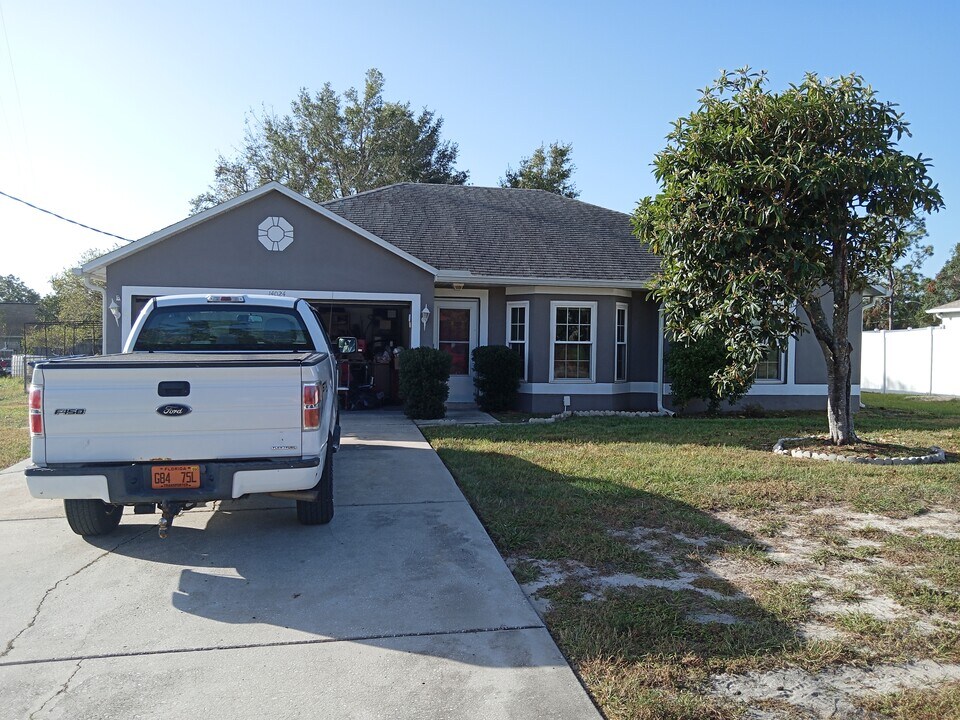 14024 Higgins St in Spring Hill, FL - Building Photo