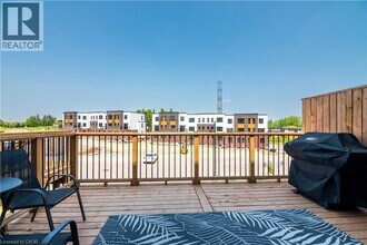 939 Robert Ferrie Dr in Kitchener, ON - Building Photo - Building Photo