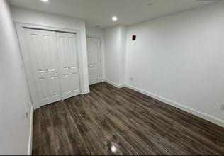 40 Morris St, Unit 3 in Boston, MA - Building Photo - Building Photo