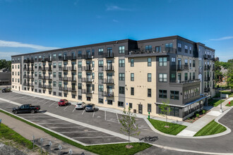 Lake Isabel Flats in Hastings, MN - Building Photo - Building Photo