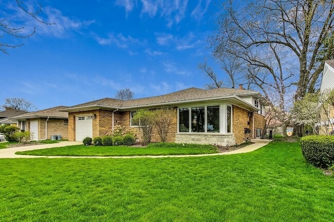 property at 1105 W Miner St