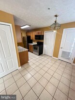 11445 Deepwood Dr in Bowie, MD - Building Photo