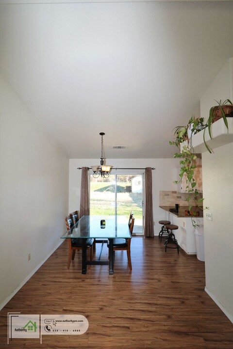 1567 Trumpet Dr in Redding, CA - Building Photo