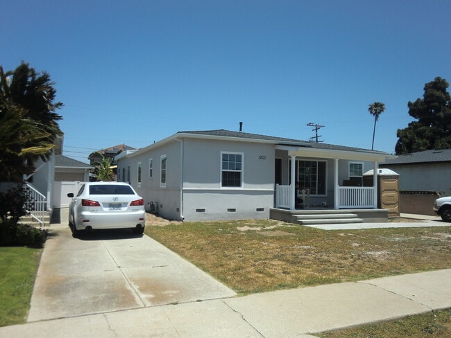 property at 1907 W 154th Pl