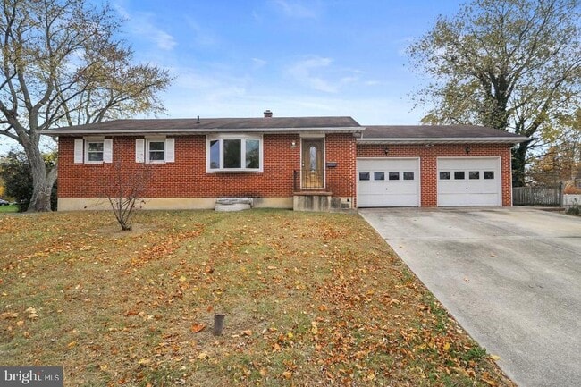 property at 996 Boggs Dr