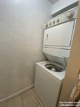 1402 Lagrange St, Unit 1409 in Boston College, MA - Foto de edificio - Building Photo