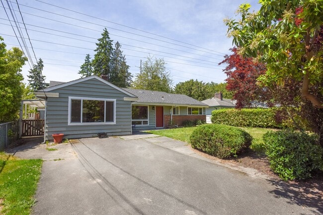 14619 9th Ave NE in Shoreline, WA - Building Photo - Building Photo