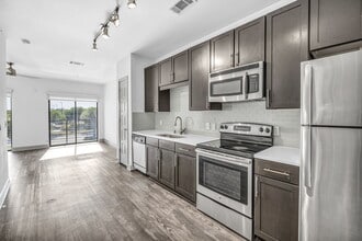 Axis 3700 in Plano, TX - Foto de edificio - Building Photo