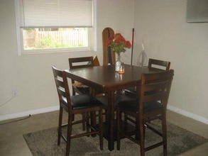 80-104 N Mango St in Englewood, FL - Building Photo - Building Photo