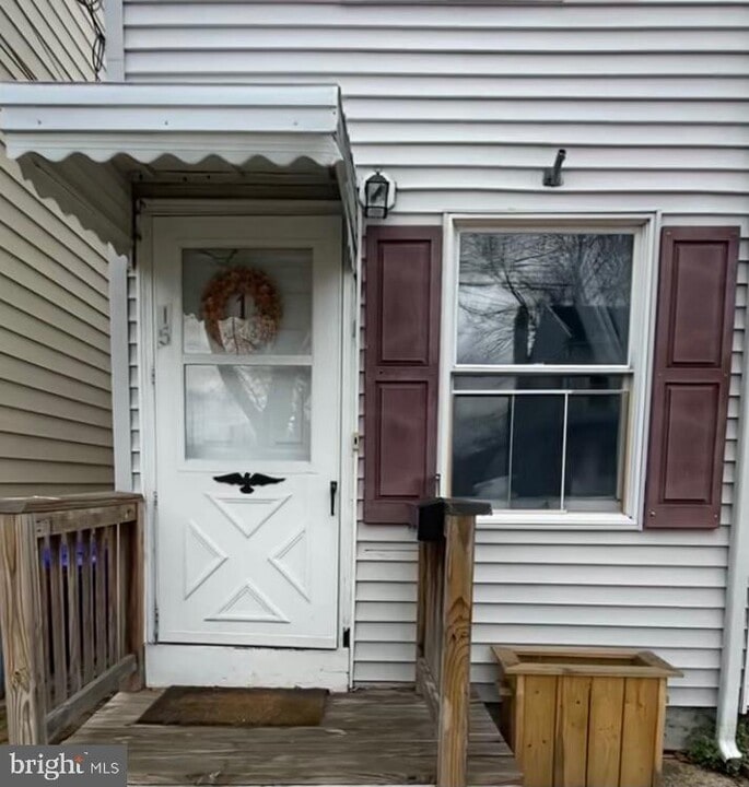 15 West St in Bordentown, NJ - Building Photo