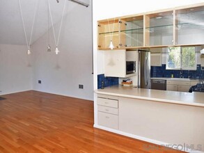 13914 Boquita Dr in Del Mar, CA - Building Photo - Building Photo