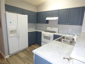 9353 Leaping Deer Pl in Las Vegas, NV - Building Photo - Building Photo