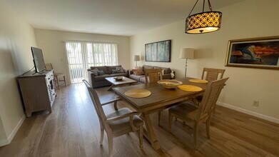 7006 Huntington Ln in Delray Beach, FL - Building Photo - Building Photo