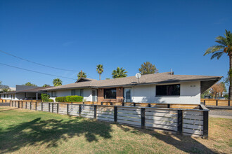 907 E Claremont St in Phoenix, AZ - Building Photo - Building Photo