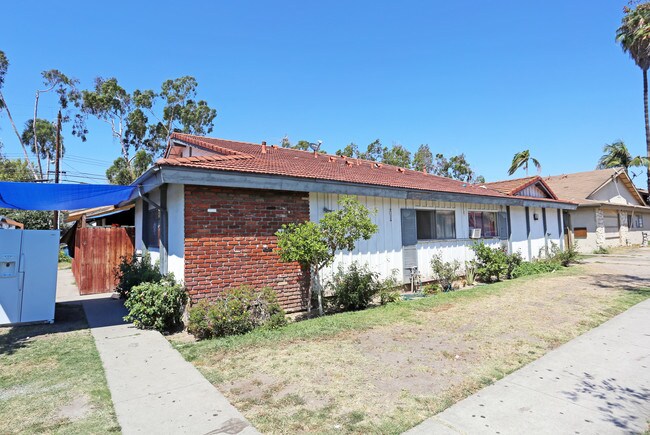 1745 W Neighbors Ave in Anaheim, CA - Building Photo - Building Photo