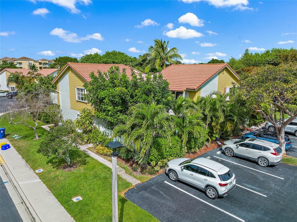 213 Seabreeze Cir in Jupiter, FL - Building Photo