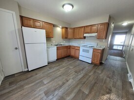 4613-4615 SE 3rd Ct in Des Moines, IA - Building Photo