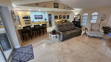 3354 Dover Dr in Punta Gorda, FL - Building Photo - Building Photo