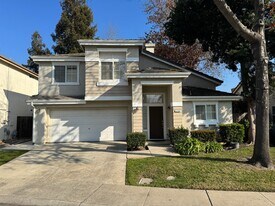 3720 Whispering Creek Cir in Stockton, CA - Building Photo