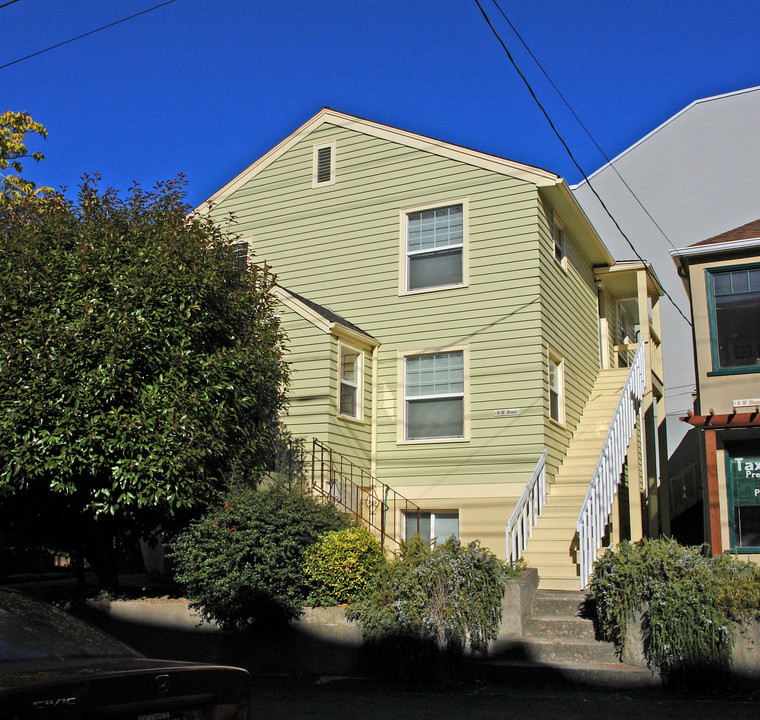 McLean House in Seattle, WA - Building Photo