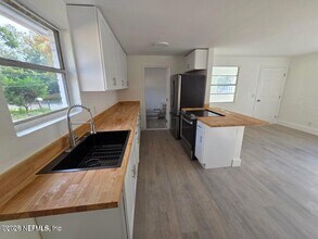 2097 Baldwin St in Jacksonville, FL - Building Photo - Building Photo