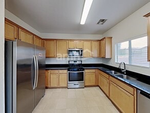 91 N Mail Station Ln in Sahuarita, AZ - Foto de edificio - Building Photo