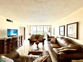 2671 S Course Dr in Pompano Beach, FL - Building Photo - Building Photo