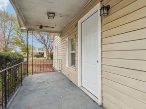 562 Grant St SW in Atlanta, GA - Foto de edificio - Building Photo