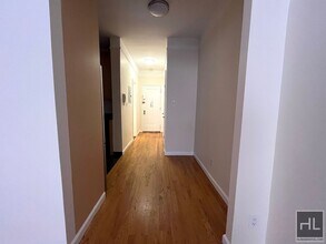 17 E 67th St in New York, NY - Building Photo - Building Photo