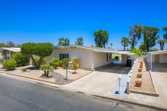 38110 Azalea Dr in Palm Desert, CA - Building Photo - Building Photo