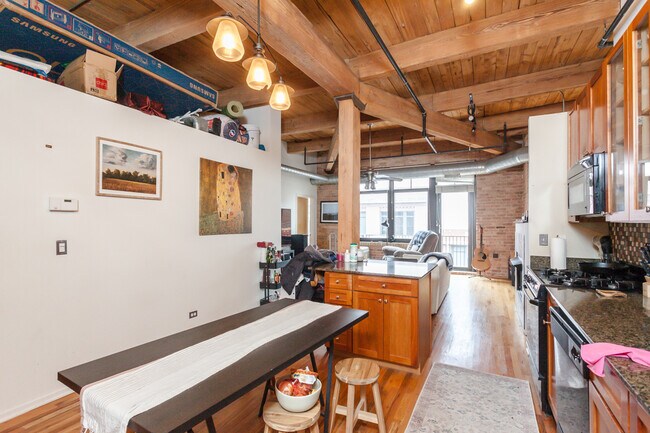 625 W Jackson Blvd, Unit 813 in Chicago, IL - Building Photo - Building Photo