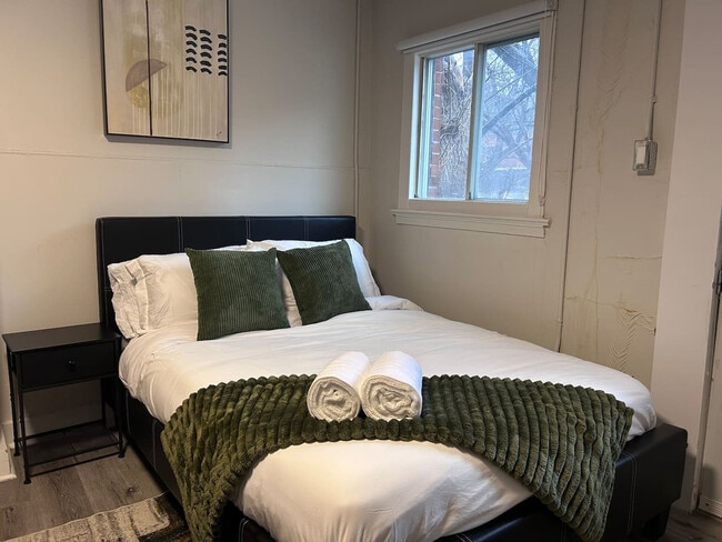 23 Russell Ave, Unit SI ID1506206P in Ottawa, ON - Building Photo - Building Photo