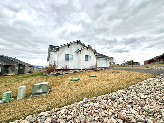 5498 Thimbleberry Lp in Helena, MT - Building Photo - Building Photo