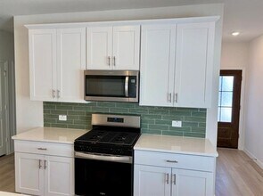 805 Dotty Dr in McKinney, TX - Foto de edificio - Building Photo