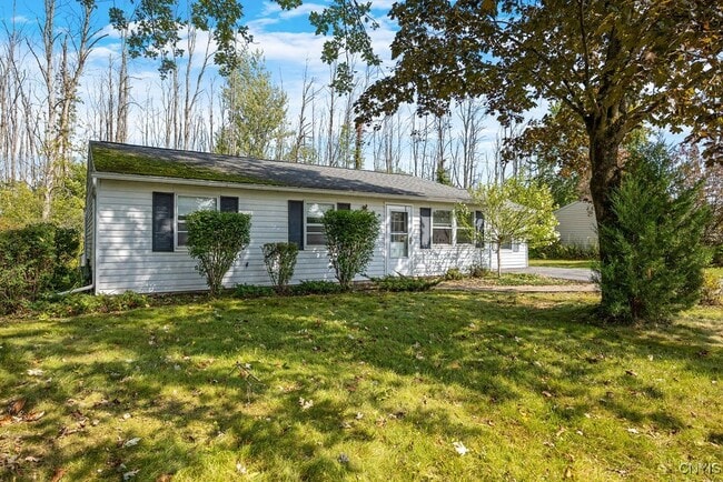 8839 English Rd in Brewerton, NY - Building Photo - Building Photo