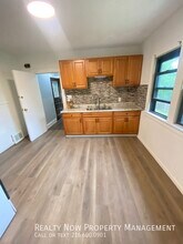 9612 Lamontier Ave in Cleveland, OH - Foto de edificio - Building Photo