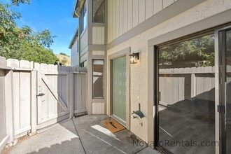 377 Silvio Ln in Novato, CA - Building Photo - Building Photo