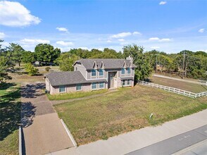 6925 Calendar Rd, Unit B in Arlington, TX - Building Photo - Building Photo