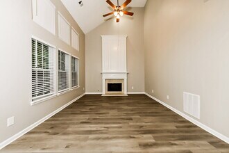 417 Concord Cir in Mcdonough, GA - Foto de edificio - Building Photo