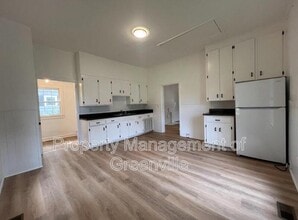 17 Henry St in Greenville, SC - Building Photo - Building Photo